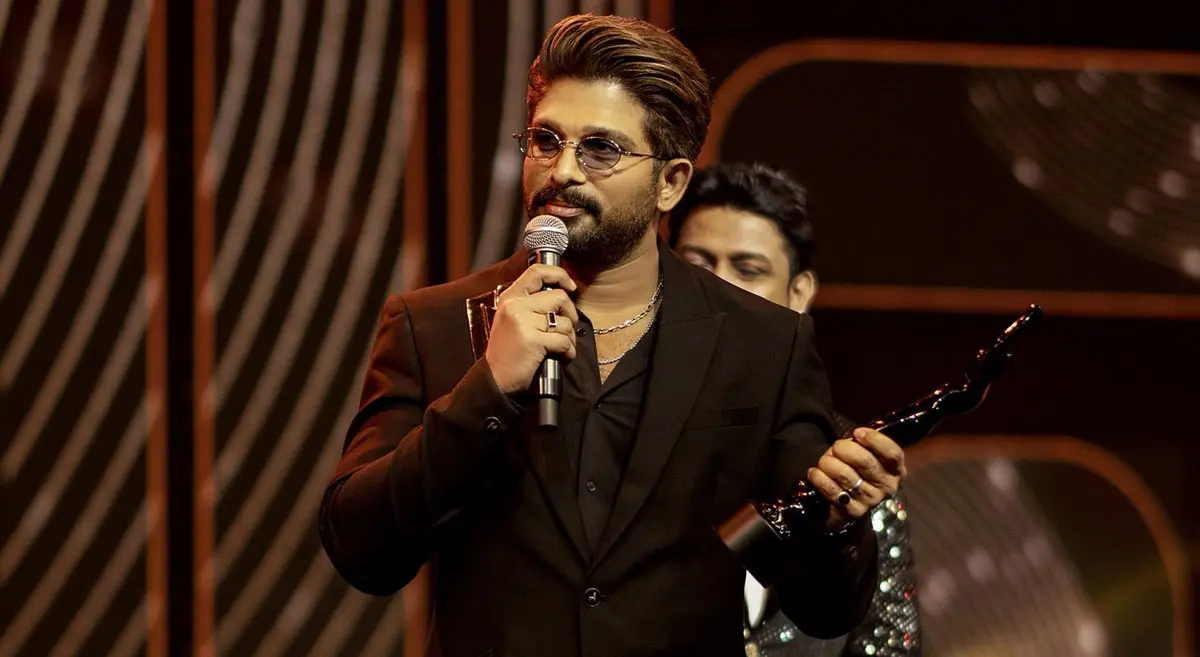 70th Filmfare Awards: Allu Arjun Wins Best Actor Award