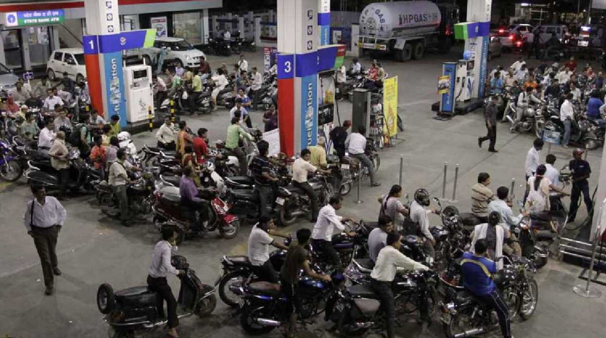 Fuel shortage fears grip Hyderabad; demand spills over into March 24 night