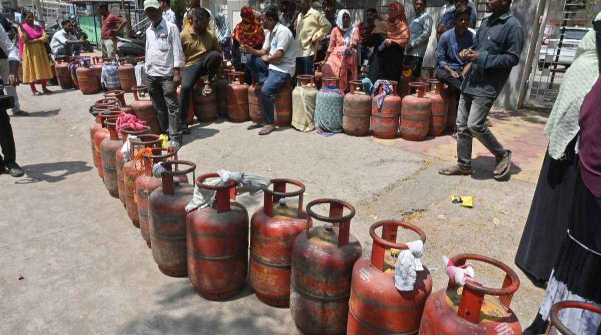 LPG Gas price today: How much does a 14.2-kg LPG cylinder now cost in your city amid fuel crisis?