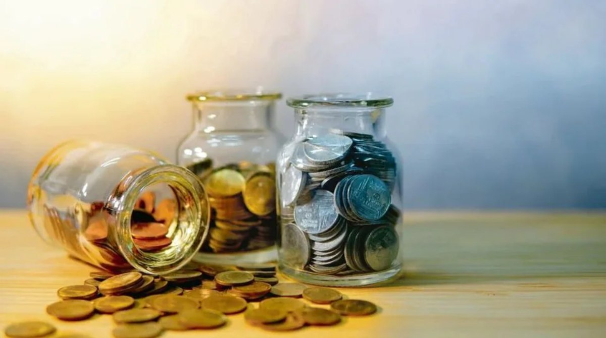 Is it risky to keep all savings in one bank account in India?