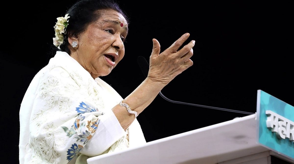 Legendary singer Asha Bhosle admitted to Breach candy hospital due to chest infection, her granddaughter requests for privacy