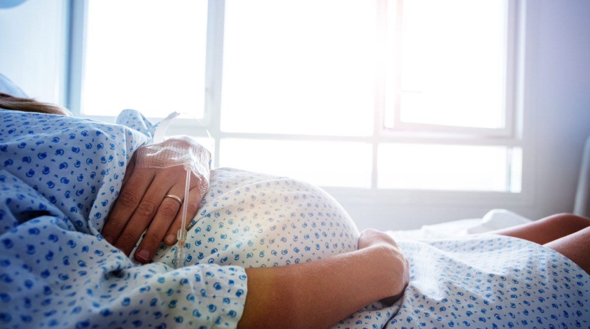 How long should one wait before conceiving again if the baby dies during childbirth?