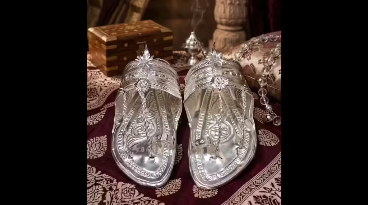 Silversmith crafts Kolhapuri chappal worth Rs 4.25 lakh using 1.5kg silver