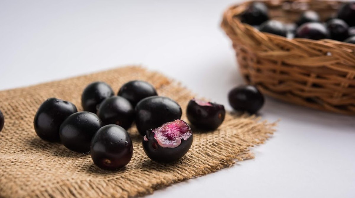 Seeing Jamun Fruits in a Dream?